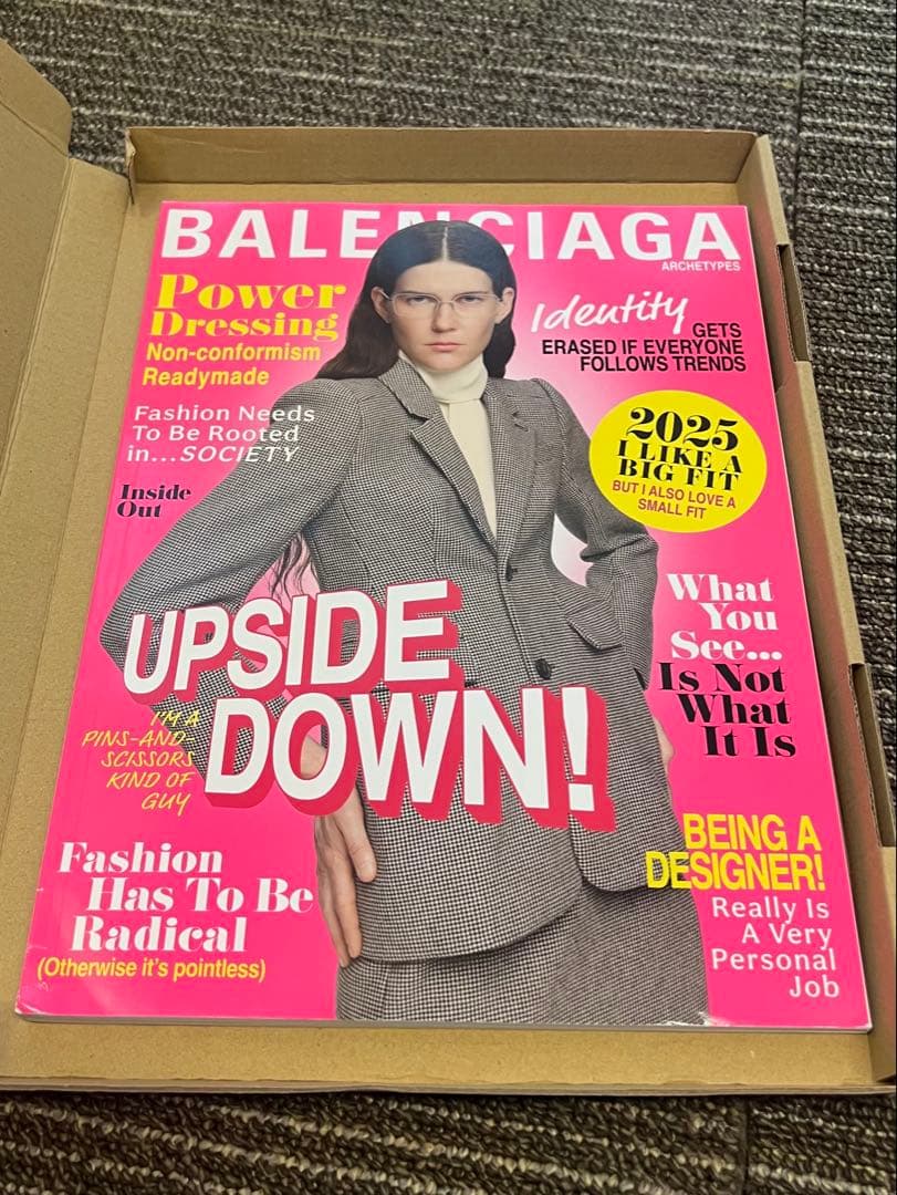 バレンシアガ BALENCIAGA by DEMNA 展覧会 カタログ（非売品)