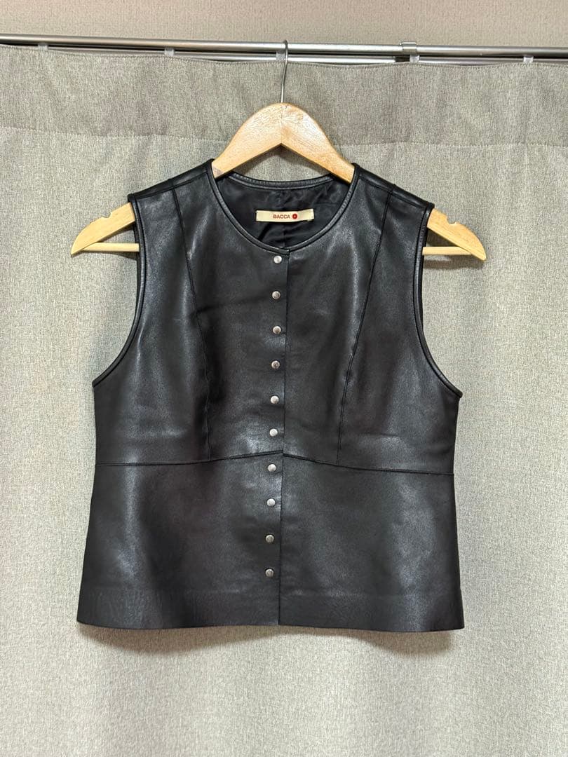 bacca ソフトシープレザー　ペプラムベスト
