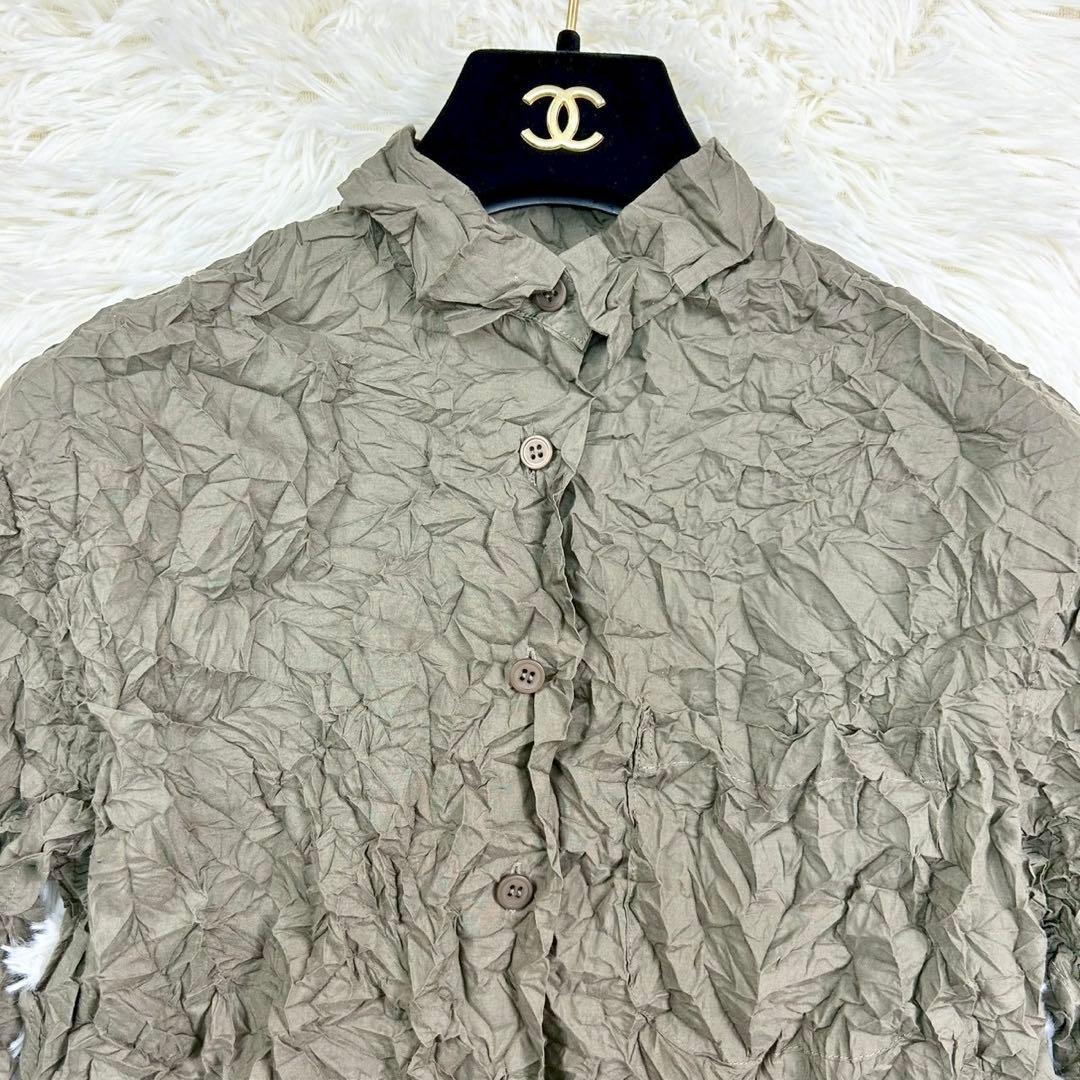 美品　イッセイミヤケ　ブラウス　シワ加工　前開き羽織長袖　カーキ　M