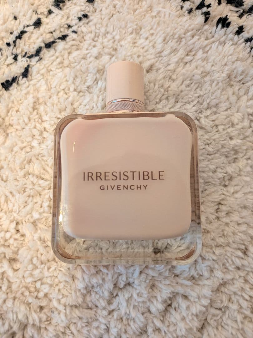 Givenchy IRRESISTIBLE ヌード ベルベット80ml