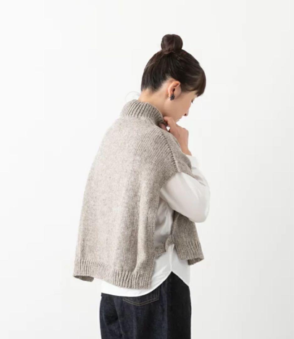 【さらこ】utilite ユティリテ ペルーニットベスト　グレージュ