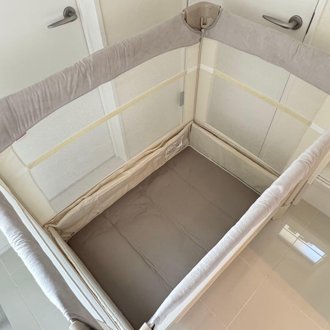 【美品】アップリカ ココネルエアー プラス ベビーベッド