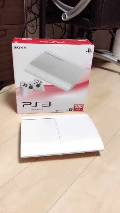 ps3 本体とコントローラー、ケーブル等