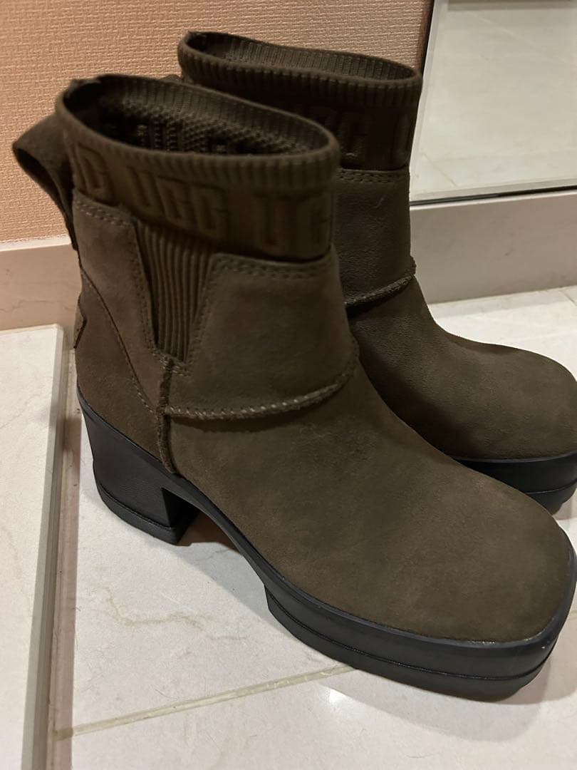 モクシーチェルシー　UGG 23.0 Dark Toffee