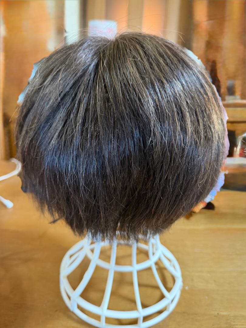 ブラウンショートウィッグ 自然なストレートヘア