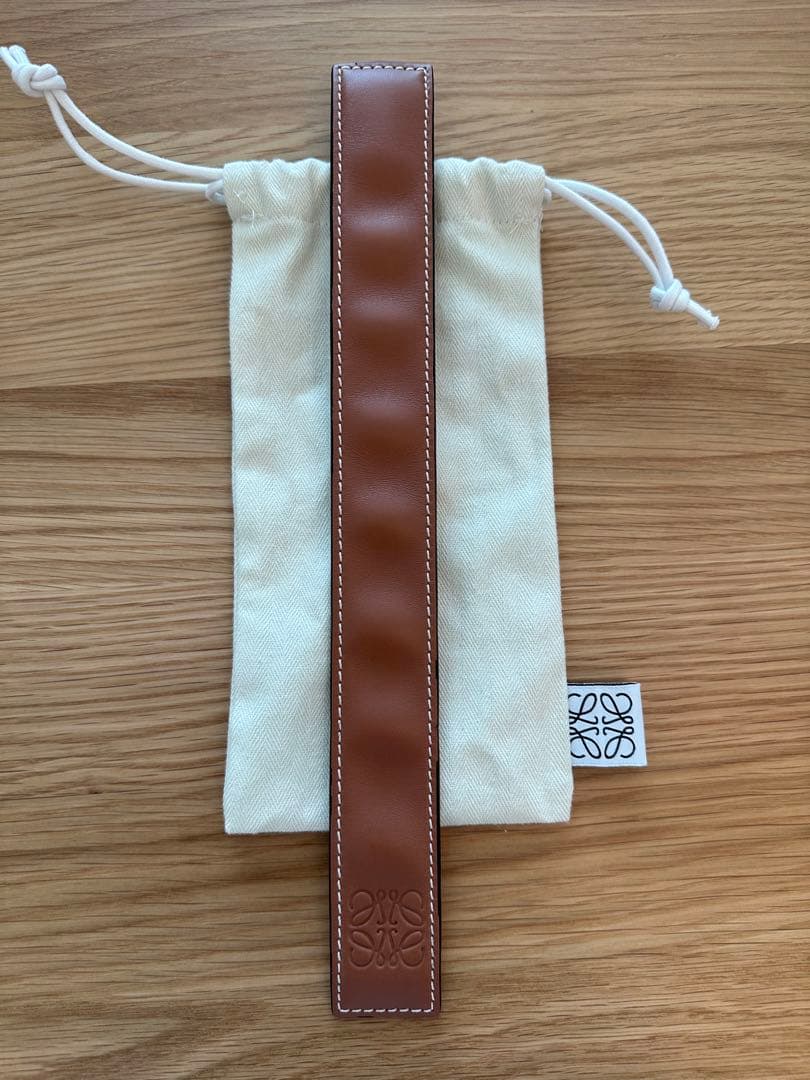 み*ん様 ロエベ　バングル　タン