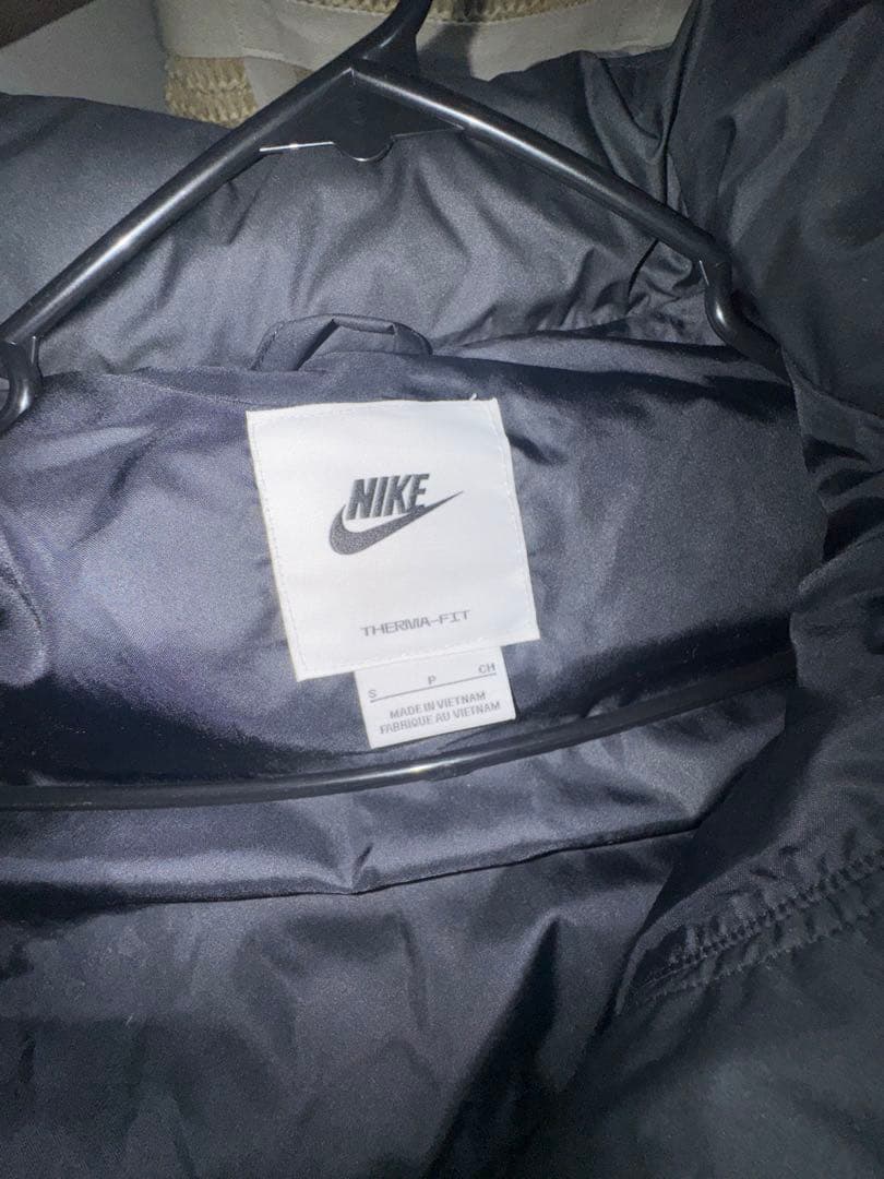 Nike Therma-Fit ブラックダウンベストウィメンズ