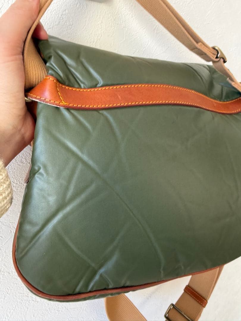 ハンティングワールド　バチュークロス　ショルダーバッグ