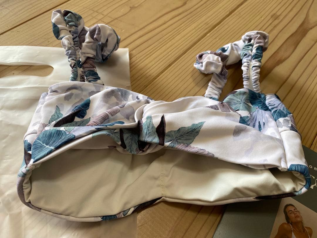 専用になりました❤︎ALEXIA STAM リーフ柄 ベアトップ❤︎水着