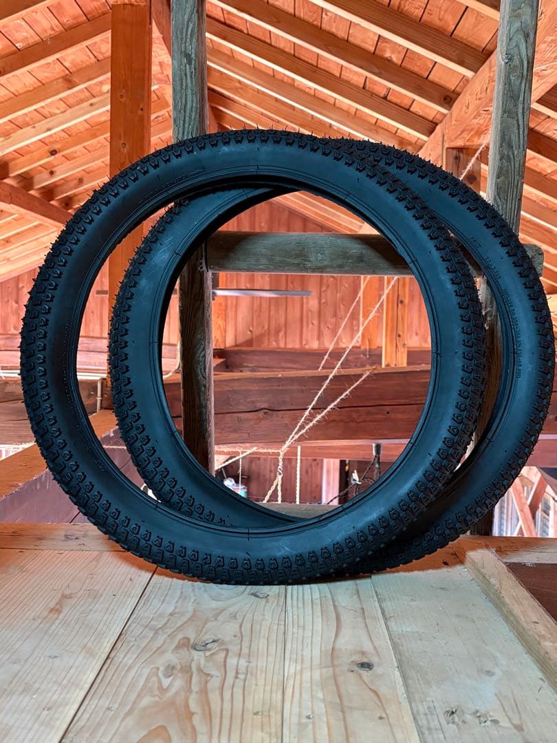 old BMX ブロックタイヤ 20 2.125