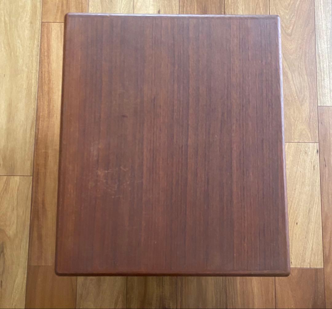 チーク材　ナイトテーブル