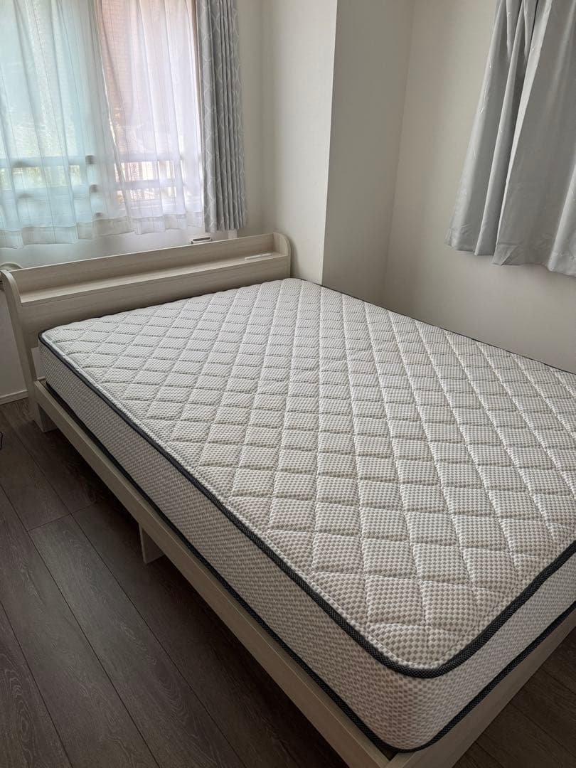 【本日限り】シモンズマットレスダブル/25cm・ベッドフレーム付