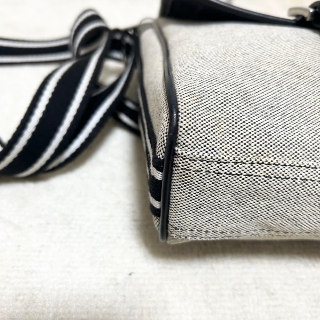 美品　バーバリーブラックレーベル　ショルダーバッグ　ノバチェック　サコッシュ