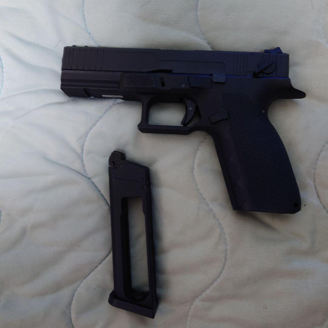 Carbon8 STRIKER 9 ブラック ハンドガン