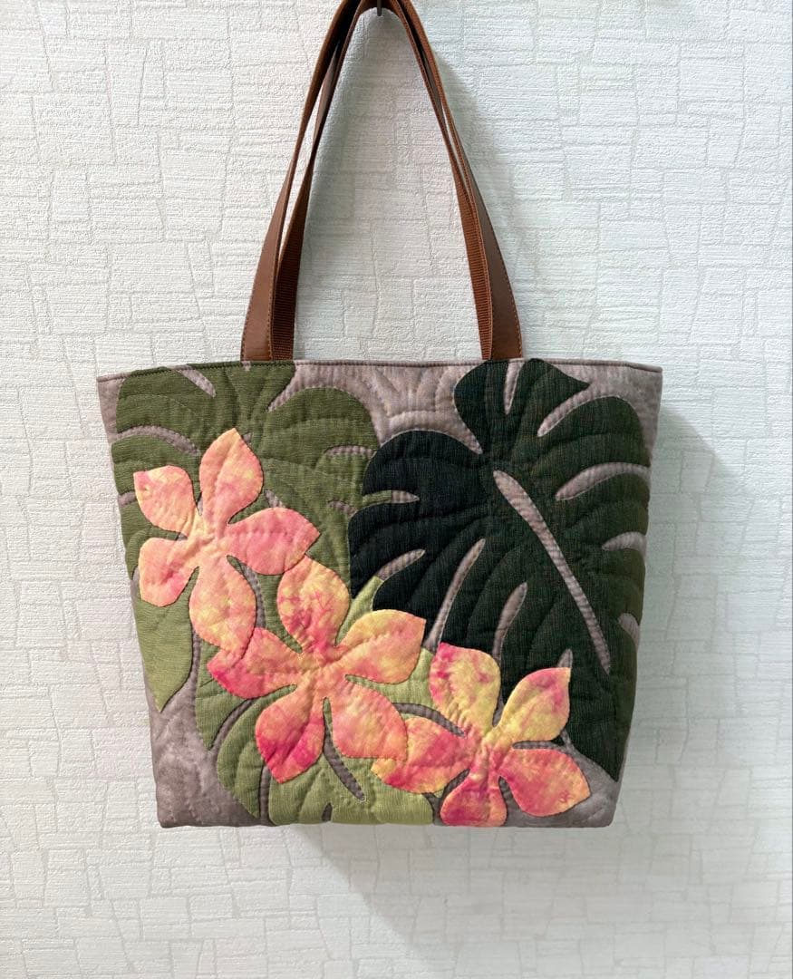 ハワイアンキルトトートバッグ　　　モンステラ&プルメリア