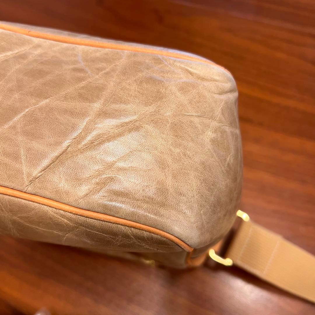 HUNTING WORLDレザー ショルダーバッグ ベージュ