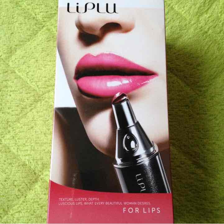 Liplu （リップル）本体と唇用美容液、他