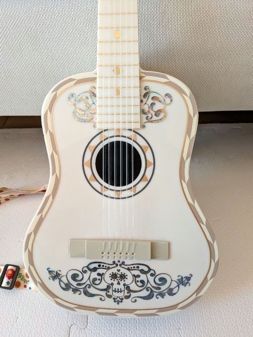 ディズニーパーク　リメンバーミーCOCOギター　ポップコーン　海外限定