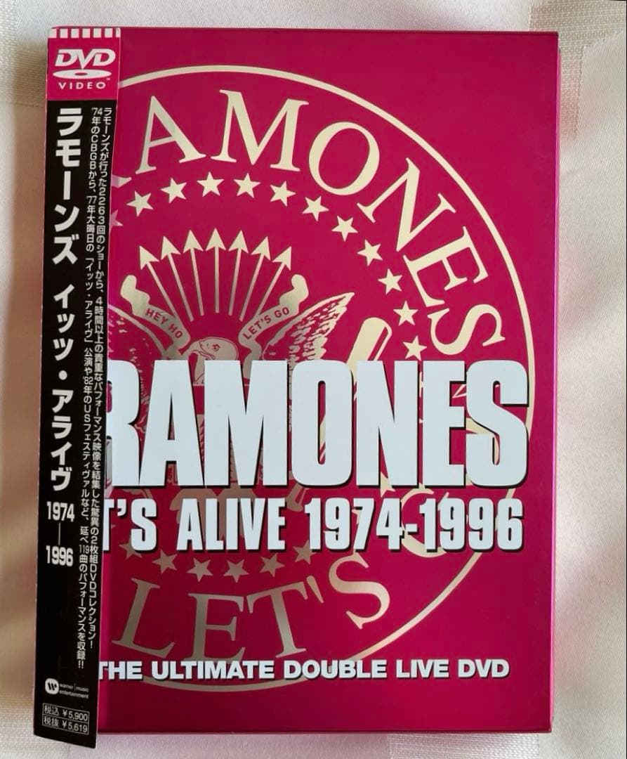 美品★ ラモーンズ イッツ アライヴ　ダブル　1974-1996 DVD