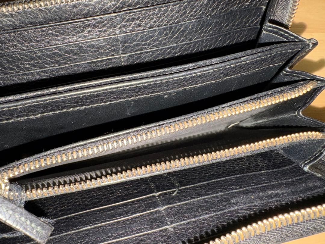 GUCCI タッセル付き 長財布