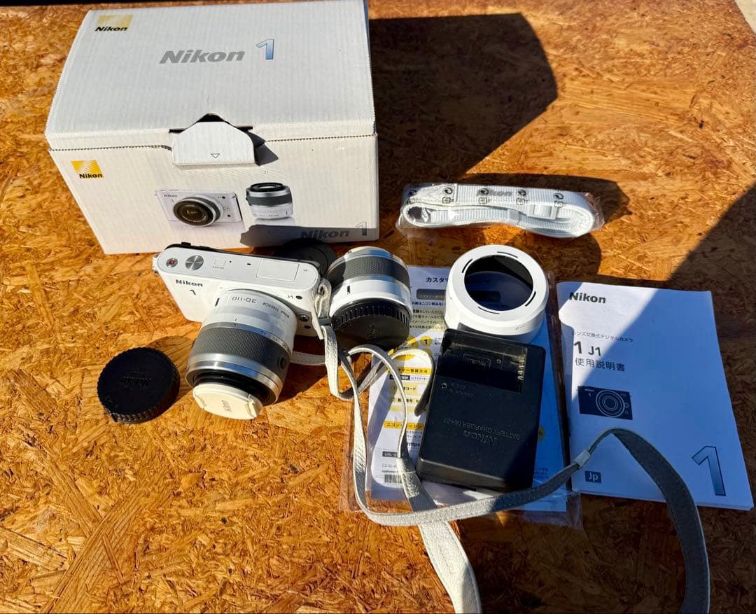 NICON １　J1 デジタルカメラ