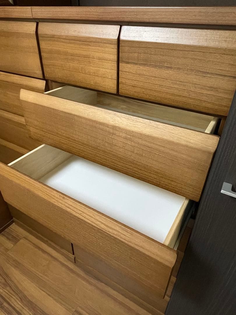 はねうさぎ！美品！木製8段引き出し収納チェスト