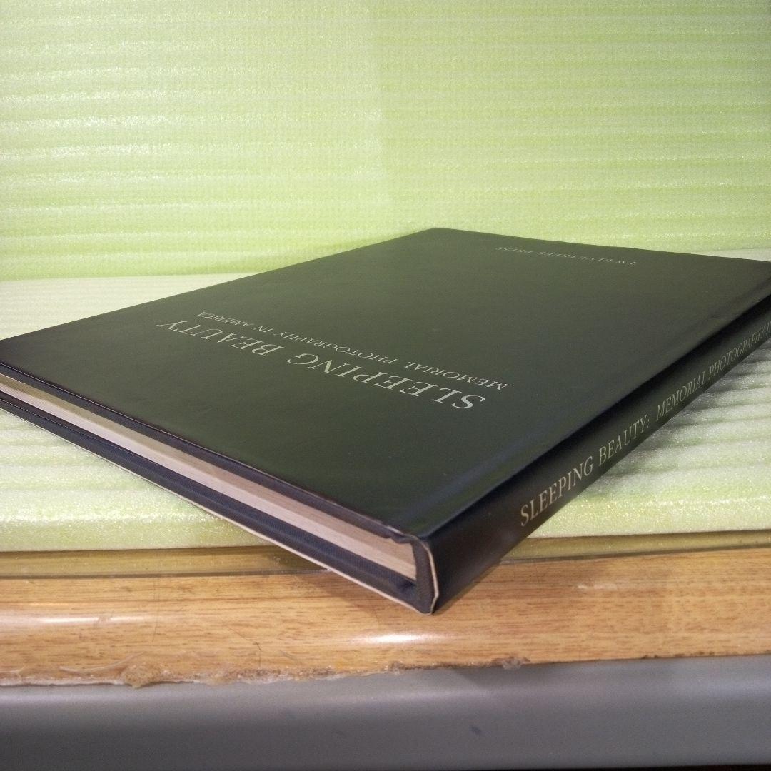 洋書 Sleeping Beauty : Memorial Photography