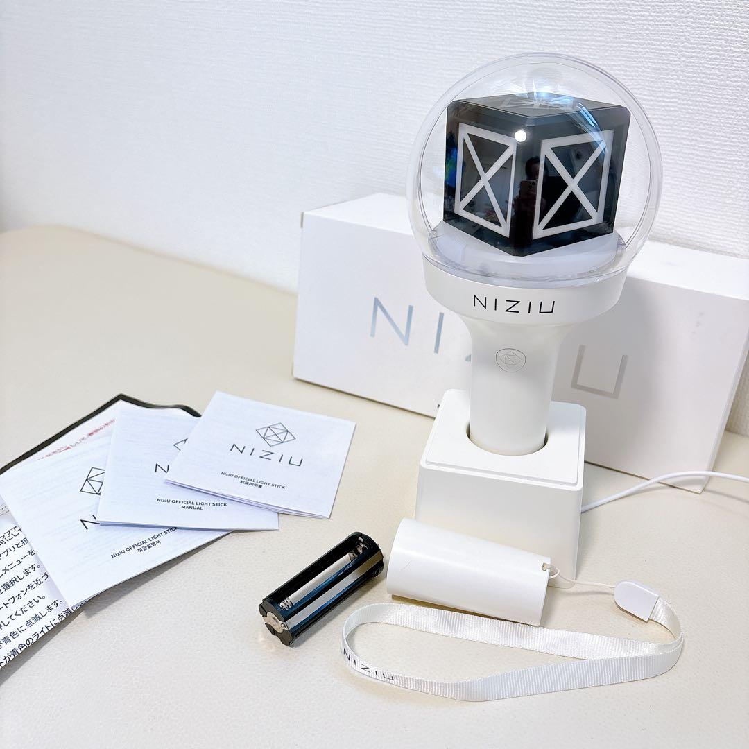 早い者勝ち‼️NiziU 公式ペンライトOFFICIAL LIGHT STICK