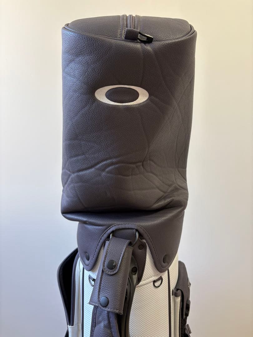 Oakley ゴルフバッグ グレーとホワイト