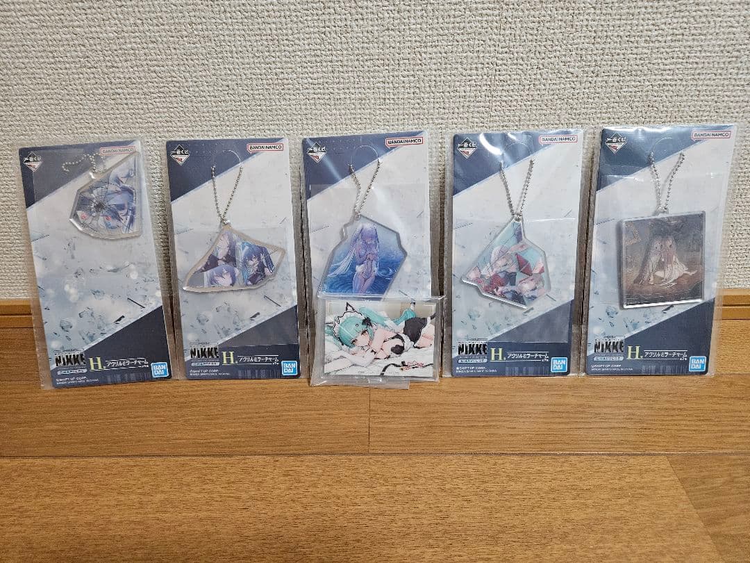 はてぃ メガニケ 一番くじ ラストワン、A賞、B賞セット売り＋おまけ付き