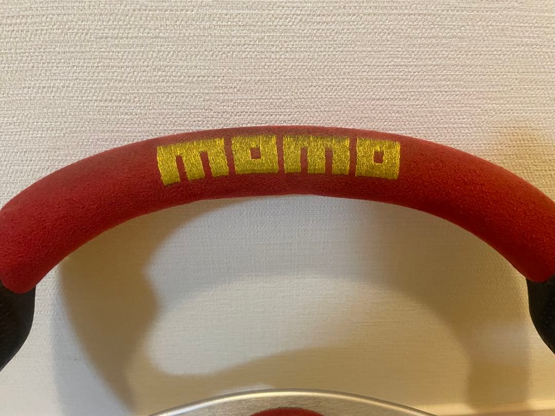 momo TREK 350mm レッド　ステアリング