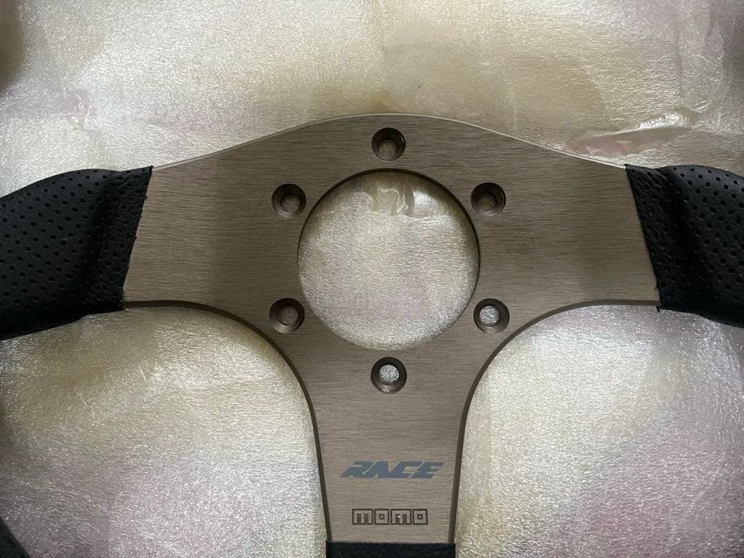 MOMO RACE ステアリング 32Φ