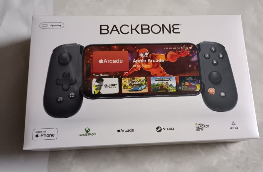 Backbone Android、iPhone用ゲームコントローラー