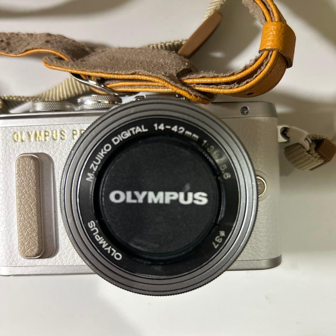オリンパス　OLYMPUS E-PL8 カバー・ストラップ&SDカードセット