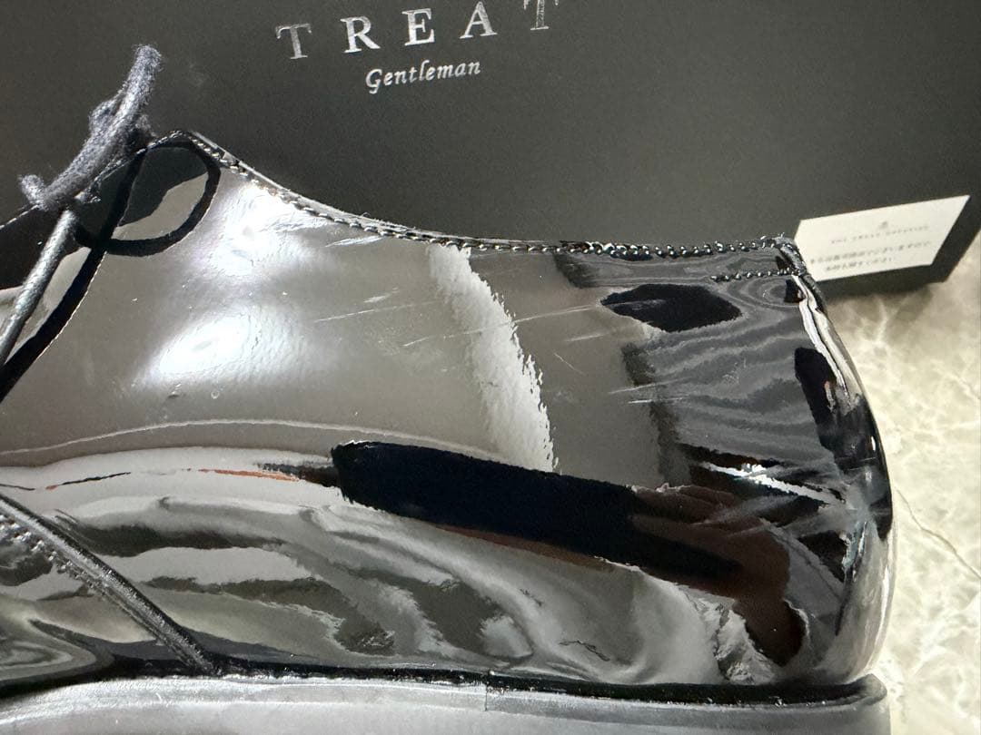 【美品】TREAT ドレスシューズ 黒エナメル ※使用してます