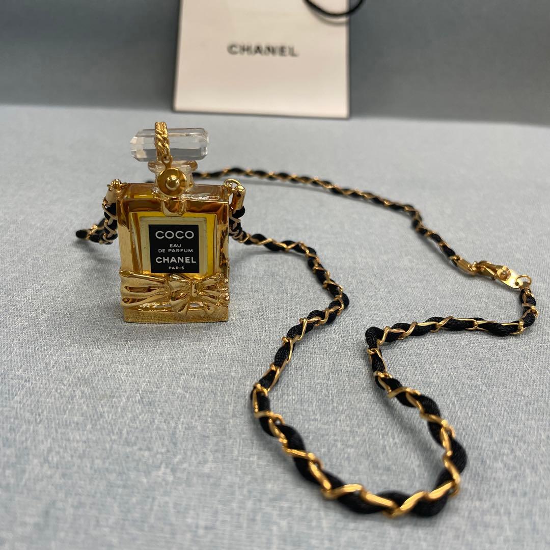 CHANEL / シャネル シャネルのパールイヤリングと香水のセット　ネックレス