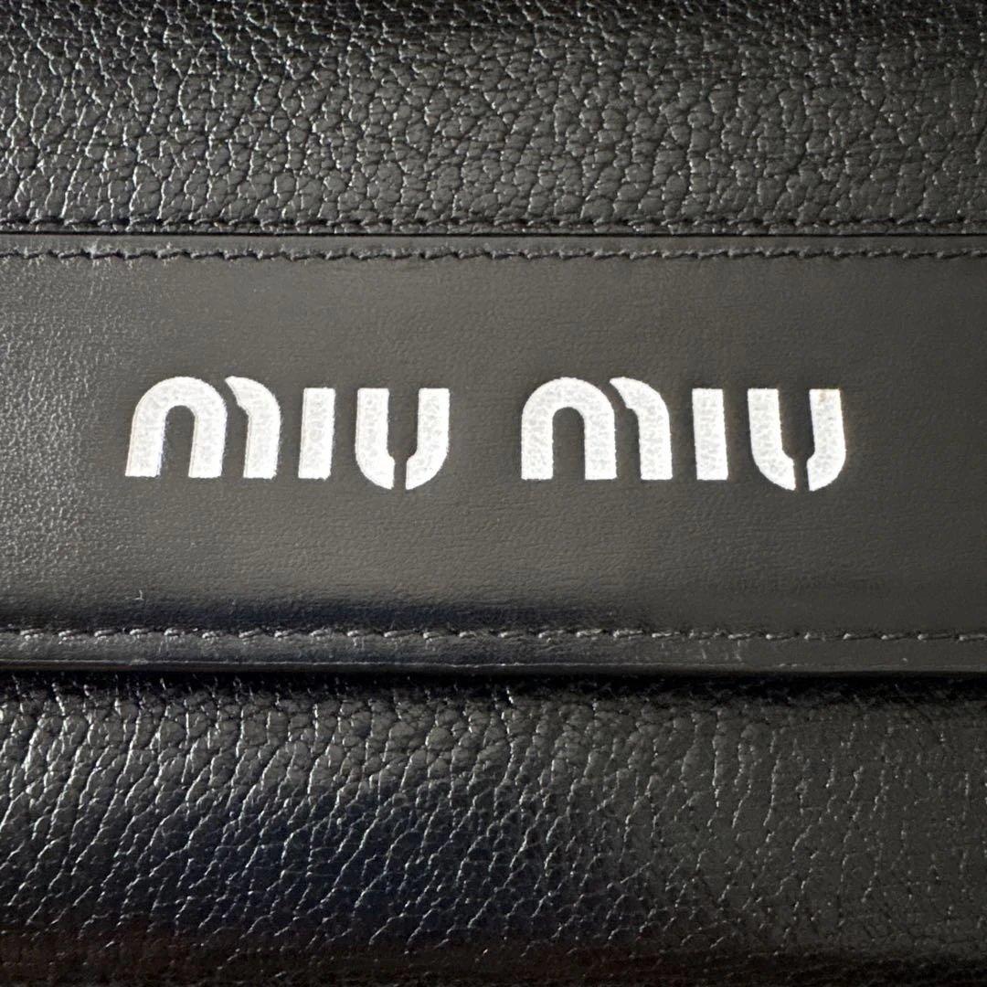 miu miu ミュウミュウ長財布ブラック マドラスレザー ロゴ パスケース付き
