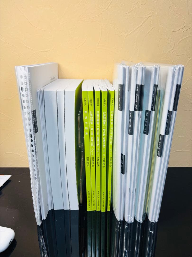 早い者勝ちです！美品！書込なし！未開封！ 大原　消費税法　2025年度　初学者