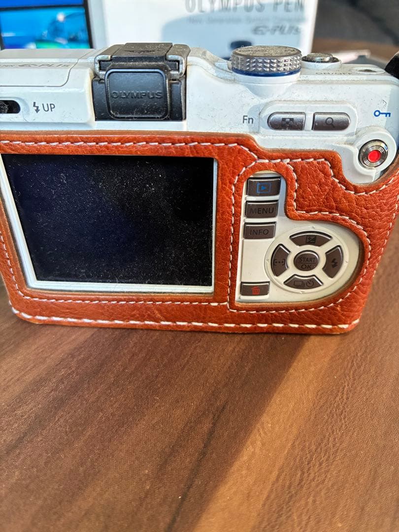 【美品】OLYMPUS PEN レザーケース+ストラップ+レンズプロテクター付き