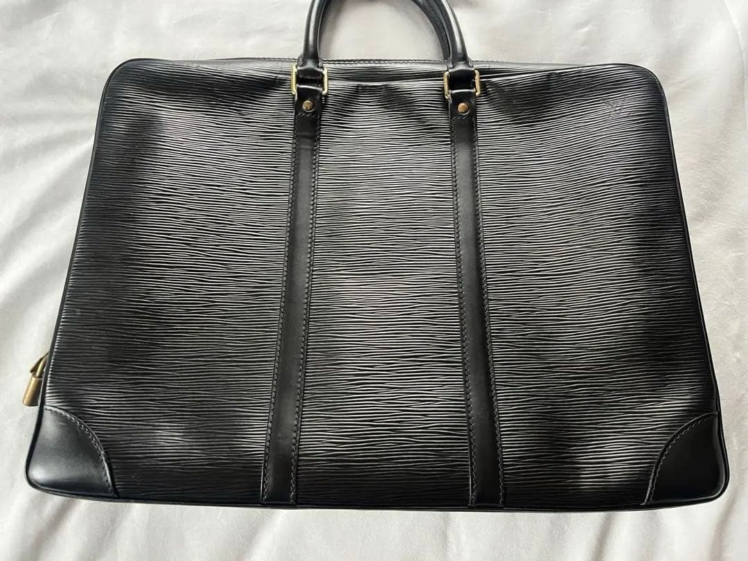 Louis Vuitton エピ ポルトドキュマン(Watchworld)