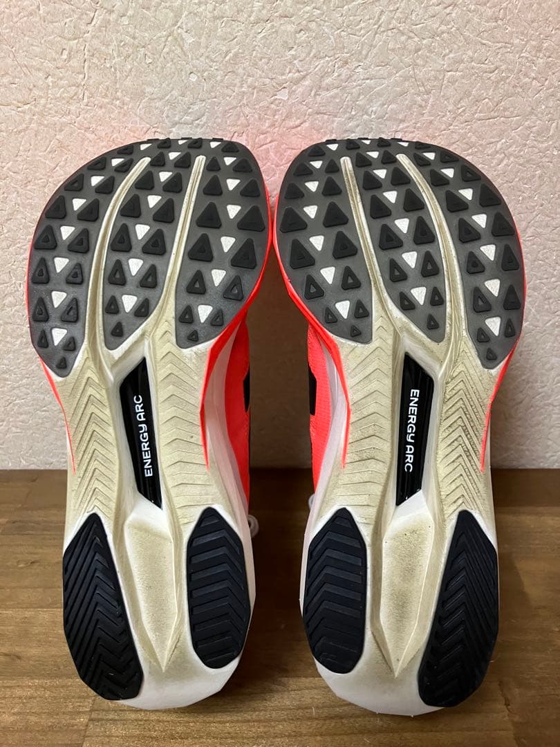 ニューバランスFuelCell SC ELITE V5 25.5cm