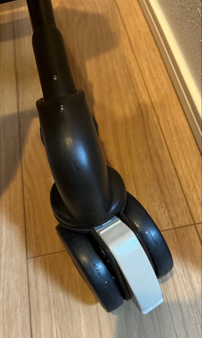 Combi ネムリラ AUTO SWING Simplight ベビーチェア