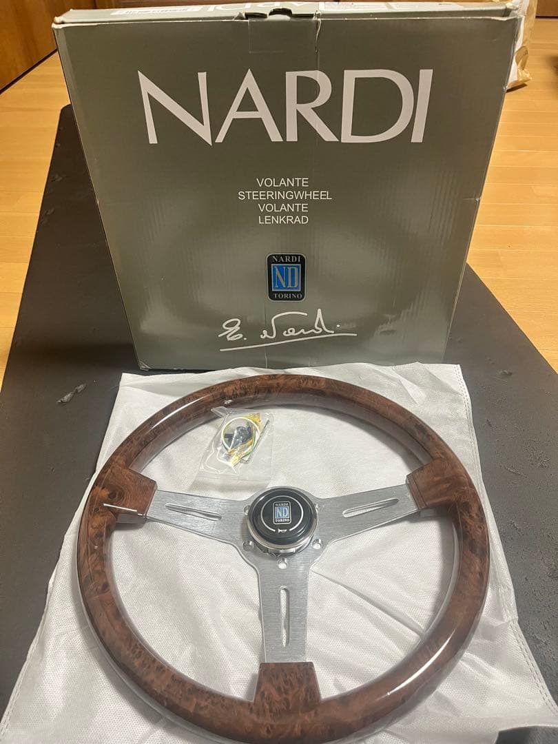 ナルディ　レーシング　ステアリングホイール 1- 14インチ350mm、木目