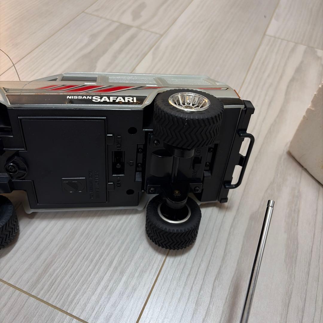 西部警察 NISSAN SAFARI 4WD ニッサンサファリラジコン