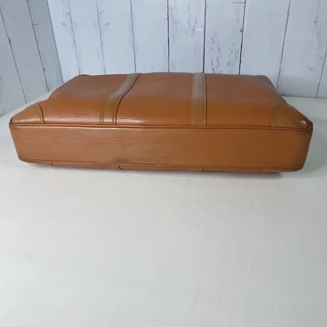 ルイヴィトン ポルトドキュマンボワヤージュ ジパングゴールド エピ