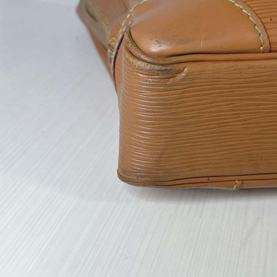 ルイヴィトン ポルトドキュマンボワヤージュ ジパングゴールド エピ