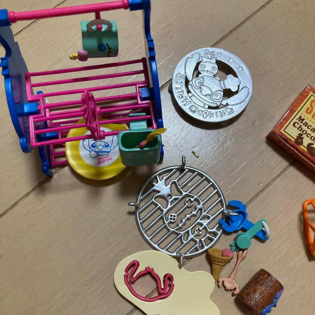 ディズニー　ミニチュア　スティッチ　リーメント　食玩