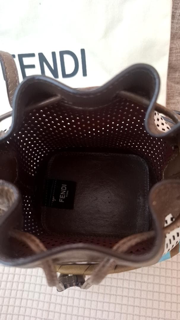 FENDI バケットバッグ ホワイト/ブラウン