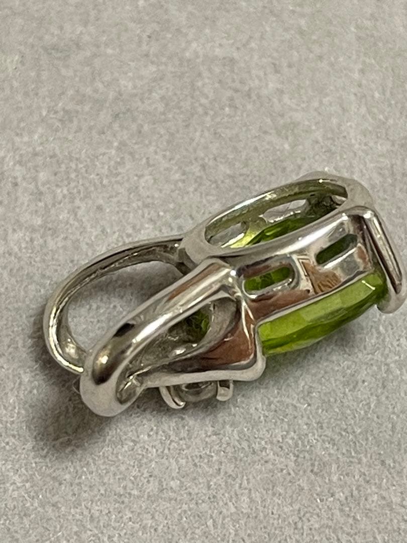 【8月誕生石】ペリドットオーバルカットペンダントトップ