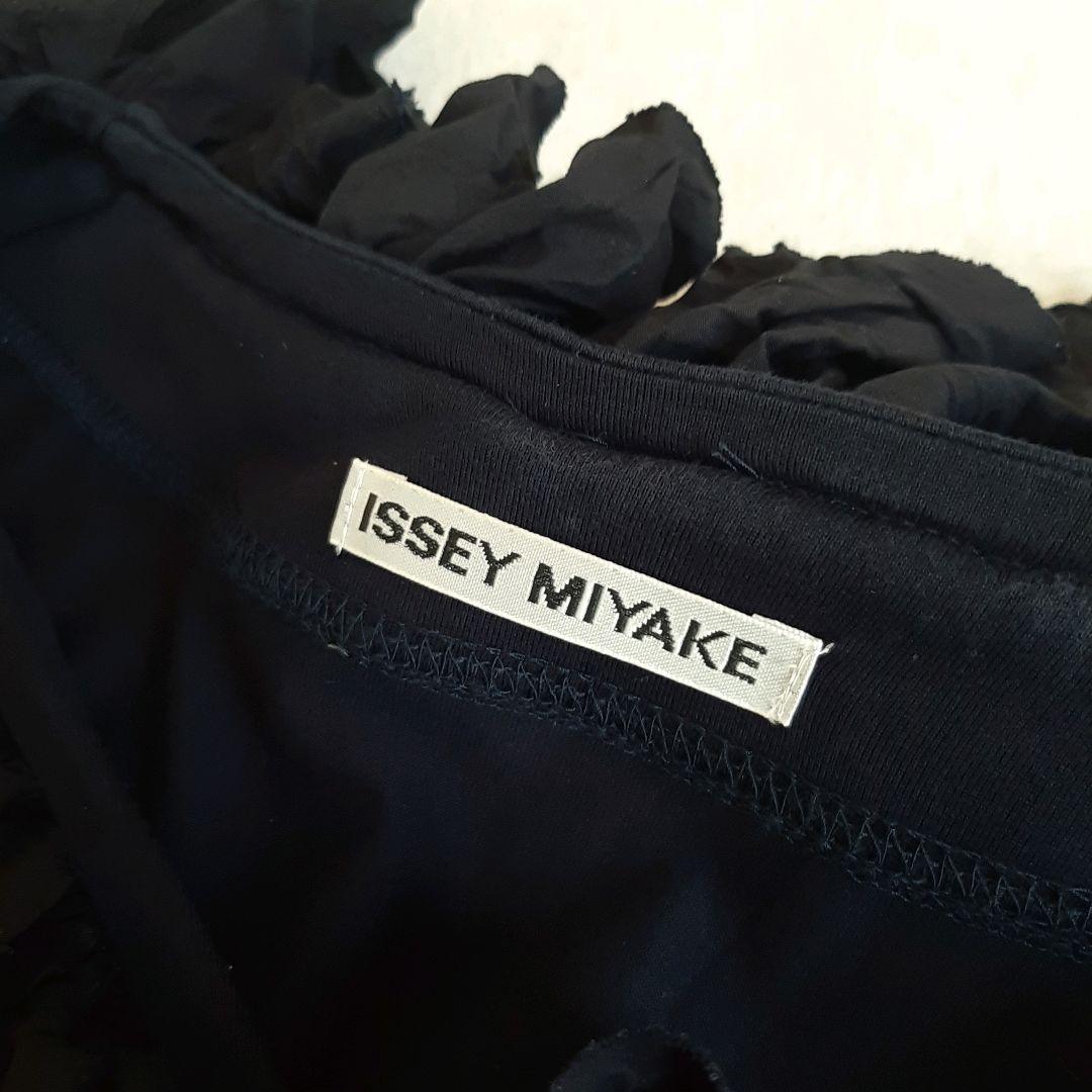 イッセイミヤケ　ISSEY MIYAKE フリル 黒 長袖トップス シャツ